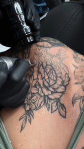 zabieg usuwania tatuażu laserem w studio w Łodzi